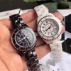 2022 Luxe Designer Quartz 33mm 38mm Keramische Horloge J Damesmode Romeinse cijfers Pointer Digitale Kalender Polwatches Jurk Horloges
