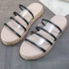 Zapatillas transparentes 2022, sandalias de moda para el hogar para Mujer, zapatos informales de verano, chanclas antideslizantes gruesas para Mujer, chanclas para interior, Y220412