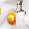 열쇠 고리 Anime 원피스 Luffy 밀짚 모자 학교 가방 패션 펜던트 열쇠 고리 장난감 어린이 매력 선물 자동차 액세서리