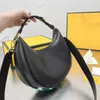 Büyük Boy Kadın Luxurys Tasarımcılar Çanta Moda Grafik Kılıf Altın Harf Bayanlar Crossbody Omuz Çantaları Retro Çanta Çantalar