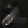 2022 Famosa marca en relieve cinturón de hebilla lisa Diseñador Clásico carta de lujo cinturones de hebilla de moda para hombres y mujeres jóvenes visten regalos de cintura