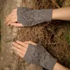 5本の指が手袋の手袋のハーフンの指スタイリッシュな手ウォーマーウィンターアームかぎ針編みの編み物