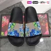 Moda Designer chinelos slides femininos sandálias homens sapatos de luxo Summer praia slide com caixa de flores sneakers de couro sandália de borracha