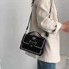 Sıradan Tote Çanta 2022 Moda Yeni Yüksek Kaliteli PU Deri Kadın Tasarımcı Çanta Perçin Omuz Messenger Çanta