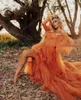 Robes décontractées Superbe orange de l'épaule longue manches latérales volants tulle femmes avec train dentelle dos robe formelle