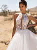 Sommer Chic Neckholder Spitze Applikationen Hochzeitskleid rückenfrei langer Zug IIllusion Brautkleider nach Maß Vestido De Noiva