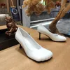 2022 Tasarımcı Ayak Yüksek Topuklu Kadın Elbise Ayakkabı Bayanlar Beyaz Siyah Parlak Deri Sandalet Yaz Ziyafet Stilist Parti Düğün Ayakkabı Kutusu Ile