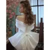 Altri abiti da sposa Abito leggero semplice 2022 Sirena in raso con spalle scoperte Scollo a cuore Grande farfalla con lacci sul retro