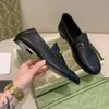 Tasarımcı Düz ​​Ayakkabı Loafers Princetown Klasik Beyaz Metal Bayanlar Deri Baskı Nakış Arı Erkekleri Kadın Lüks Ayakkabı Kutulu