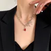 Pendanthalsband Origin Summer Street Style Asymmetric Spider Necklace For Women Waterdrop Red Rhinestone Chunky Chain Jewelry
