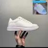 Säljer designer barn skor vit röd svart dröm blå enkel rem överdimensionerad sneaker gummisula amcqs mjuk kalvskinn läder snörning