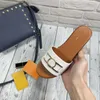 2022 Designer Kvinnor tofflor Klassiker låser det bokstäver som skriver ut sandaler Floral Slide Summer Outdoor Lady Flip Flop