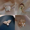 Pins Brooches Korean Flower Pearl For Women Crystal Suit Scarf Buckle Lapel Fashion Corsage Jewelry Colthing Accessories Seau22