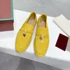 Elbise Ayakkabıları Bayan En Kaliteli Kaşmir makosen ayakkabılar Tasarımcılar Klasik tokalı yuvarlak burunlu Düz topuk Boş zaman konforu Dört mevsim kadın fabrikası