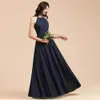 2022 Elegant Navy Blue Bridesmaid klänningar en linje halter nacke veckor ruffles lång hembiträde klänningar kvinnor tillfälle kväll prom kläder plus size bm3005 0702