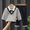 Giyim Setleri Sonbahar Çocuk Takımı Çocuklar Yuvarlak Boyun Sahte Moda Uzun Kollu Top + Pantolon Boy Kolej Tarzı İki Parçalı Tüp BT188