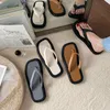 Pantoufles d'été pour femmes en plein air confortables semelles souples antidérapantes sandales de plage multicolores offre spéciale vente directe d'usine