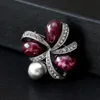 Pins broszki proste wysokiej jakości imitacja Pearl Rhinestone Stone Clover for Women Fashion Corsage Biżuteria