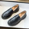 Kledingschoenen Miaoguan 2022 Spring dikke soles college stijl casual lederen mode vrouwelijke Britse meisjes Loafers schoenendress