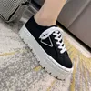 Klassiekers dames espadrilles verhoogt sneakers designer schoenen canvas en echte lambskine -loafers tweekleurige pet teen mode casual schoen voor huis