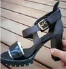 Kvinnor Sandal Letter Flower Printed Open Toe Chunky Heel Designer Graved Studs Star Trail Sandals