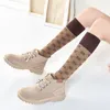 女性Gglies Socks Designer Luxury Stocking Quality Courforting Knee Leg Long Brand Sock with Retter Printing Black White Streetwear