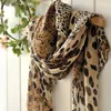 Leopard Print Szyfonowe szaliki modne kobiety miękkie długie szale drukowane wielofunkcyjne zimowe szaliki damskie sc e7i5 220727