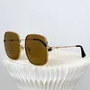 High End Fashion Men Designer Solglasögon Womens Glasögon Lensbeläggning Square Frame Versatil Dekorativ stjärna Samma stilpar Solglasögon 447