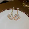 Trójkąt cyrkon Crystal Diamond Love Kolczyki dla kobiet Koreańskie kolczyki modowe codzienne urodziny Prezenty biżuterii