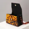 Avondtassen Leopard Amber Acrylhars kralen vrouwen messegner trapezoid doos vrouwelijk crossbody schouder in hetventienende avond evenevending