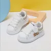 Zapatos para niños de primavera de cuero para niños pequeños, zapatillas de deporte para niñas, suela suave, tenis blanco, moda para bebés, zapatillas de deporte para niños 15-25 220816