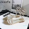 Sandały kryształowe okład na kostkę Slim Women Nowator Wąż Twining Night Club Sandalias Summer Flat Wear Gladiator Mujer 2022