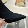 Эластичные ботинки бедра