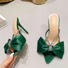 Tofflor Mode Pointed Toe Thin High Heels Pumpar Green Silk Butterfly-Knot Mules Outdoor Crystal Strap Sandaler Skor för kvinnor 220321