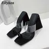 Dress Shoes Eilyken 2022 Nieuwe zomer PVC transparante kristallen driehoek dikke hiel slippers sexy straat vrouw vierkante tenen feest muilezels schoenen 220507