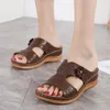 Hausschuhe Vintage lässige Sommer Frauen weicher Boden bequeme Keilabsatz Sandalen für Damen Retro Blumendekor Flip Flops Schuhe