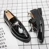 Tassels British Gentleman Ponto Black Business Evening Sapatos para homens Vestidos de noiva Prom Homecoming Oxford Sapatos Ten