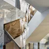 新しいモダンなクリスタルLEDシャンデリアペンダントランプ階段のための豪華なクリスタルロングアートハンギングランプクリエイティブデザイン屋内照明器具