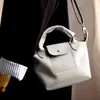 Designer feminino Sacos de crossbody hobos com logotipo espessado bolsa de nylon ladras versáteis bolsas casuais