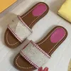 Diseñador Diapositivas Hombre Mujer Zapatillas Sandalias de verano Tobogán de playa Plataforma plana Damas Sandali Baño Zapatos para el hogar Chanclas Zapatilla causal a rayas