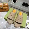 Design de luxo Novos sandálias femininas chinelos para mulheres sapatos de designer ao ar livre Sandales férias praia 220520