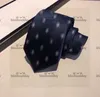 Point Men's Neck Ties 100% Silk Hipster Högkvalitativa banden Utomhus Deltar i formella tillfällen Arbetar ett måste för framgångsrika män Designer Tillbehör