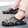 Sandals Men Garden Clog with Head Opera Print Man Slippers Beach Slippers 2022 Summer Fashion Sandal Outdior Flip Flip Flop Big Size 47