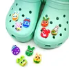 MOQ 100st Colorful Easter Eggs Pattern Croc Charm 2d Soft PVC Shoe Charms spännen Kawaii sko tillbehör Dekorationer för barn Sandaler Armband Party Gifts