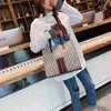 Sac femme 2022 automne hiver nouveau polyvalent européen américain mode main unique épaule diagonale sac grande capacité fourre-tout