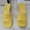 Pantofole da donna firmate Pantofole in gomma robuste Sandali con gelatina Sandali con tacco alto Sandali con fondo spesso estivo Pantofole da spiaggia Alfabeto rosa 2022