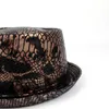 Berets 12Stlye Leather Men Fedora Hat Flat Pork Pie For Gentleman Dad Bowler Porkpie Jazz Big 4Size S M L XLBerets