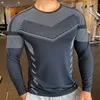 Yüksek kaliteli çalışan spor gömlek erkekler fitness sıkıştırma uzun kollu üst giyim ekibi boyun yemin eti erkek döküntü koruyucusu wicking 220520