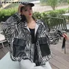 Zuricohuse överdimensionerad jacka kvinnor lapptäcke zebra mönster fjäderrockar 2022 ny mode faux lädermoto cyklare blixtnedgångar l220728
