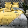 Lüks Pamuk 4pcs Nevresim Yatak Yatağı Yastığı Yatak Yatak Beyaz Kızlar Nakış Altın Kral Kraliçe Güzel Yatak Seti Soy Soylu Saray Kraliyet Yatağı